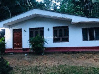 House for Sale at Pelmadulla